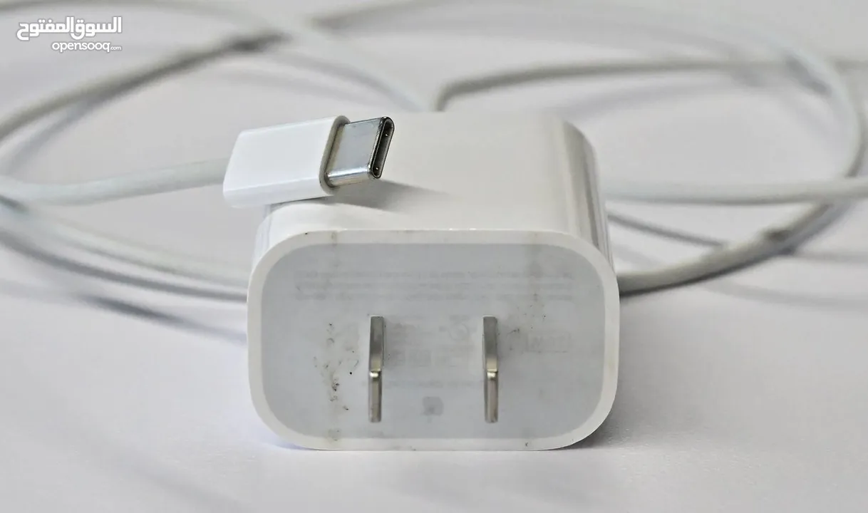 شاحنة ابل يو اس بي تايب سي واط Apple 20W USB-C Power \ 20مال كارتون جديدة