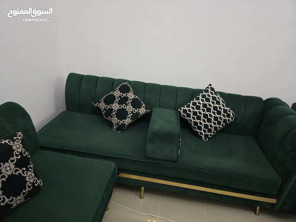 طقم كنب فخم  للبيع العاجل بغرض السفر   2sofa in excellent condition  for urgent sell