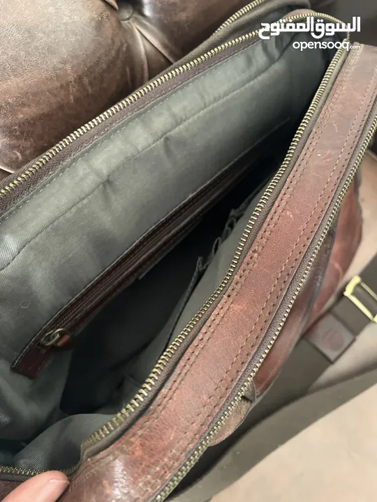 شنتة جلد بوجاتي أصلية