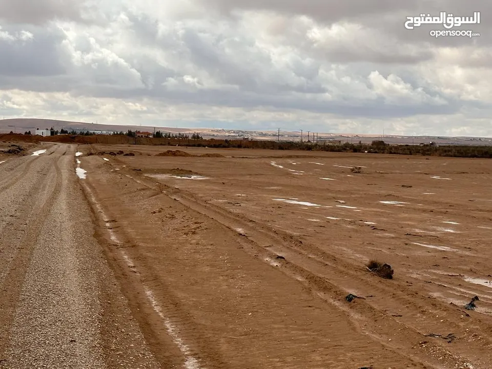 ارض للبيناء اسكان 700متر بتونيا قريبه من دوار الفوكه
