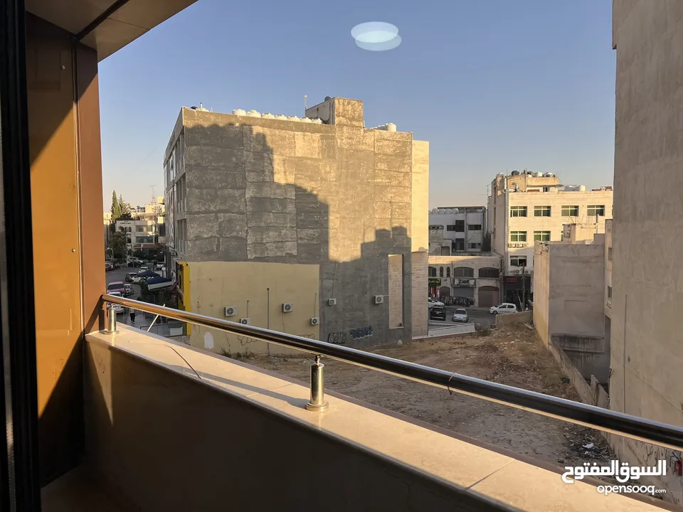 شقه مفروشه عفش فاخر جدا للإيجار السنوي باجره سنويه 7 الاف دينار