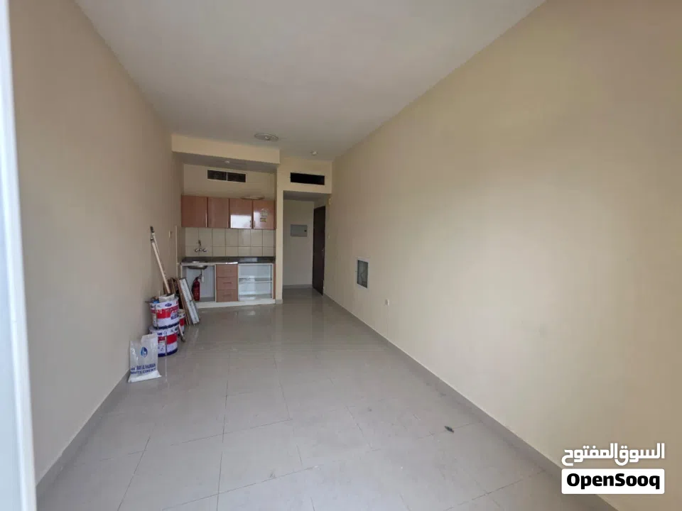 اقل اللاسعار في عجما استديو ببلكونه بالحميديه