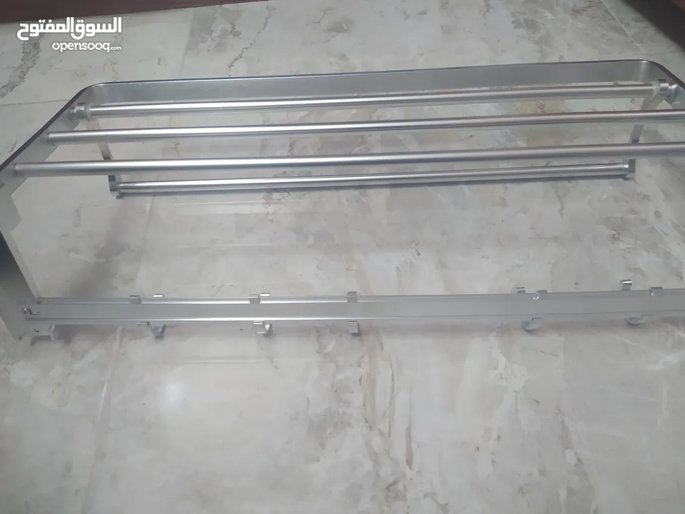 منشر ملابس و مناشف للحمامات