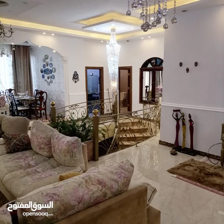 فيلا فاخرة مفروشه للايجار من المالك
