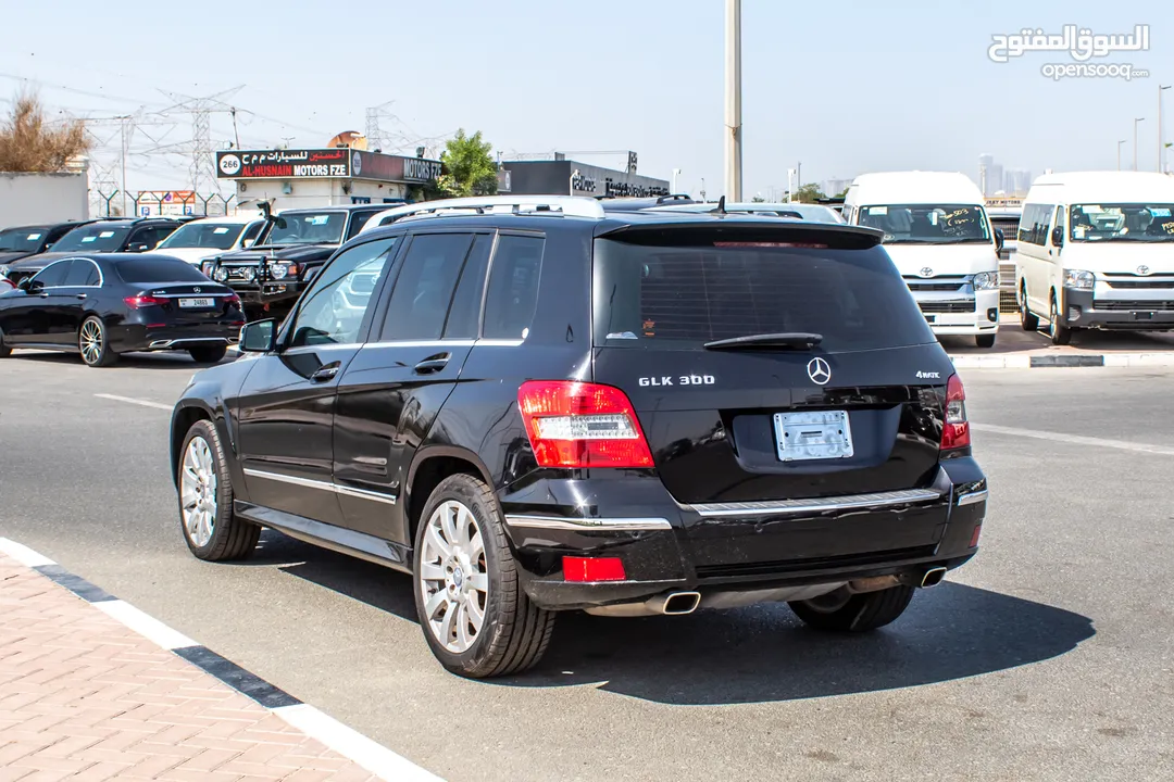 MERCEDES BENZ GLK300 // FRESH JAPAN IMPORTED // LOW MILEAGE