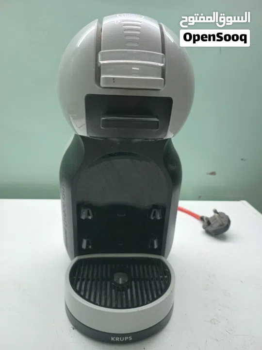 الة قهوة تعمل بالكبسولات جميلة جدا للشتتاء جديدة حالة ممتازة