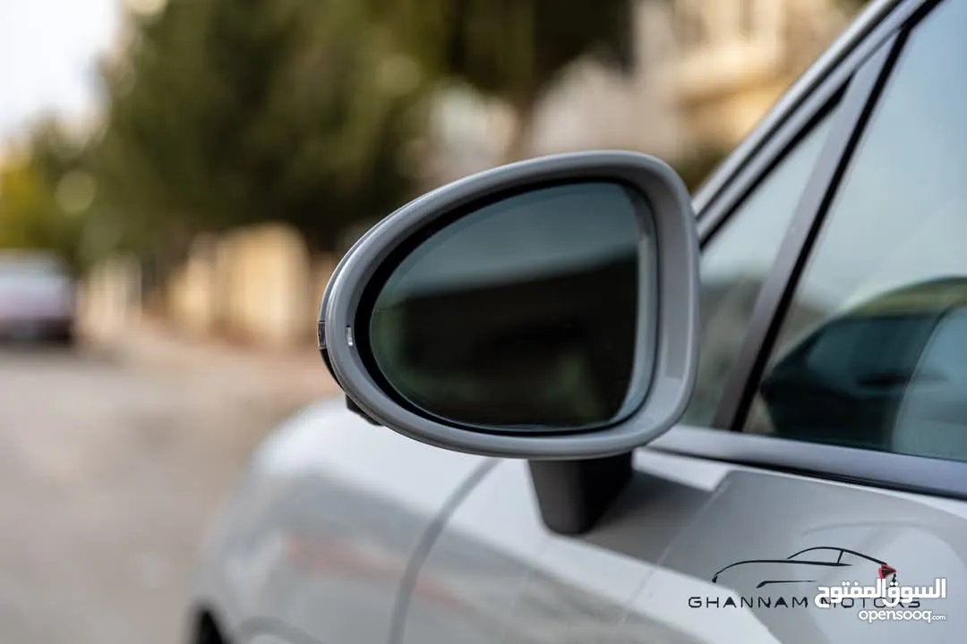 Porsche Mecan 2.0L Turbo وارد وكالة نقل