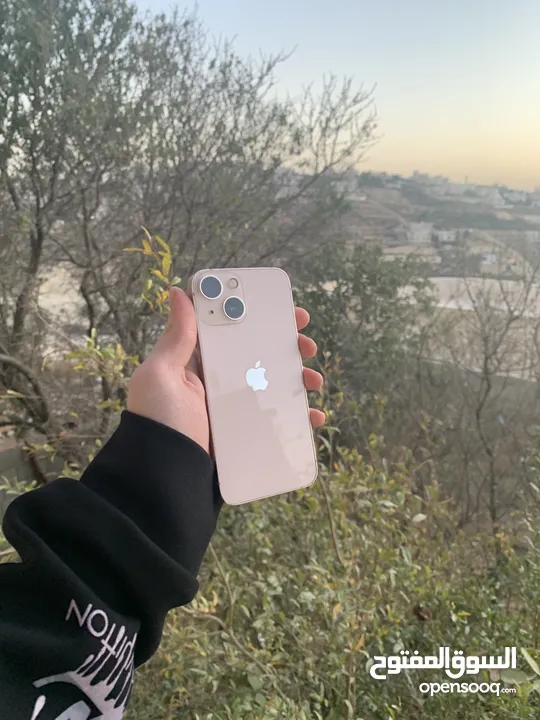 ايفون 13 ميني 128 جيجا مغير بطارية ومغير مجموعة اللوحة المنطقية اصلية يوجد خدوش بسيطة بطارية 91٪