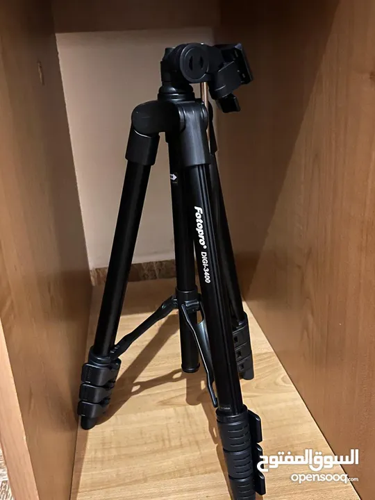 Canon EOS 800D w/ Kit Lens, 50mm f/1.8 Lens, Tripod, Battery & Charger, Laptop Cable, Backpack
