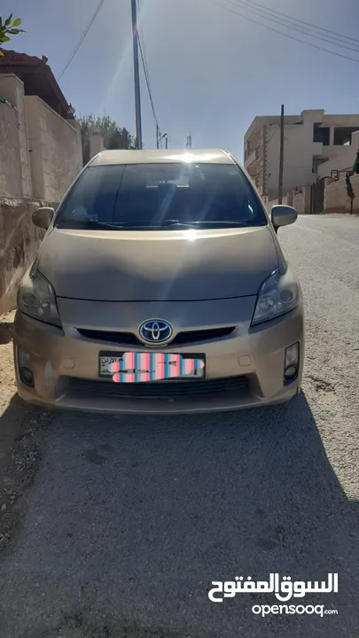 تويوتا بريوس للبيع