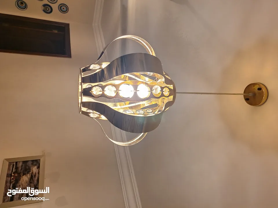 ثريا لون ذهبي مع ليد كريستال ( ستينلس ستيل) عدد 2 مستعملة بحالة ممتازة