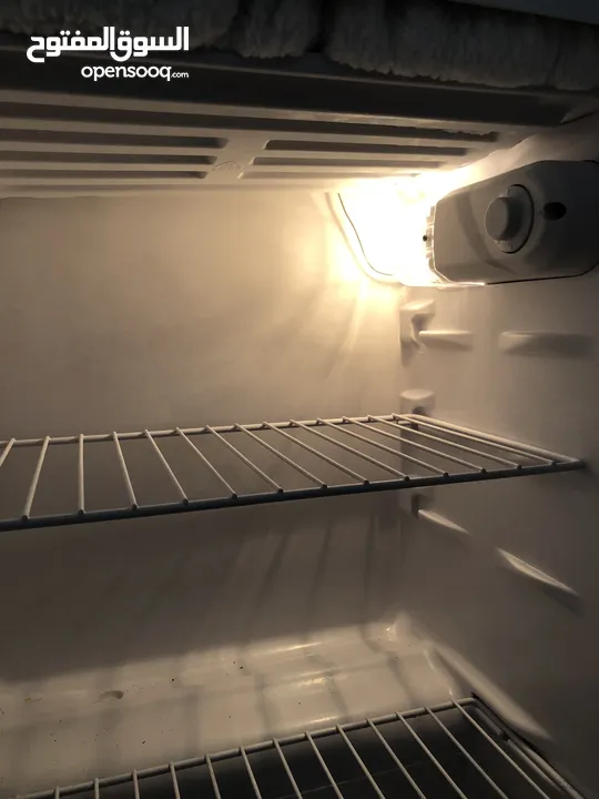 Wansa fridge recently new- ثلاجة مع فريزر وانسا بحالة الجديد