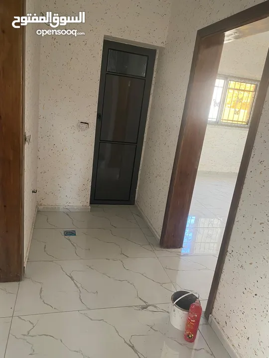 دار جاهزي واصل ماء وكهرباء سعر مغري بسبب السفر