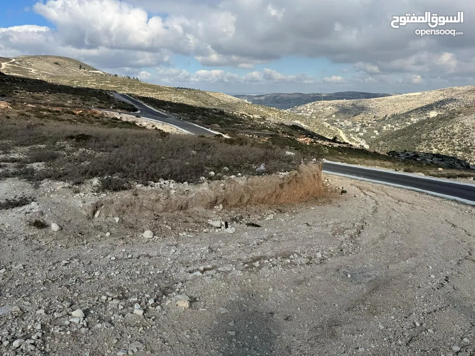 ارض للبيع بيت مرين من المالك مباشرة الأرض متل الكف منبسطه وجميلة المنظر