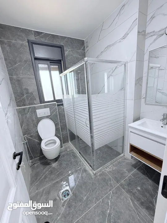 -شقق بمساحة 113-117م -تشطيب كامل مع مطبخ -بناء حديثا الدفع كاش تقسيط(دفعه 30٪وأقساط لمده 40 شهر)