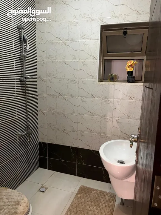 Apartment in Amman شقه في عمان ايجار أسبوعي - شهري تشطيب ديلوكس شارع الجامعه الاردنيه - شارع البلديه