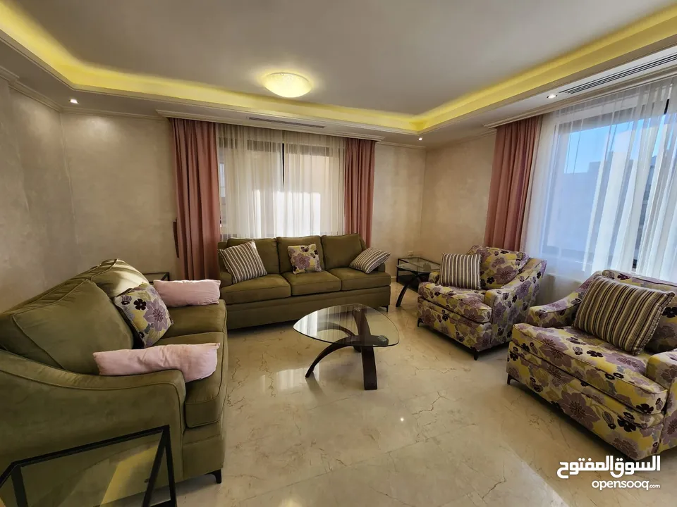 شقة مفروشة في دير غبار للإيجار ref : 14234