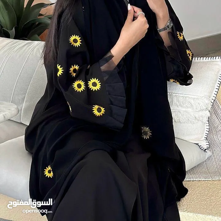 ترند عباد الشمس  عباءه حبر خليجي تطريز عباد الشمس
