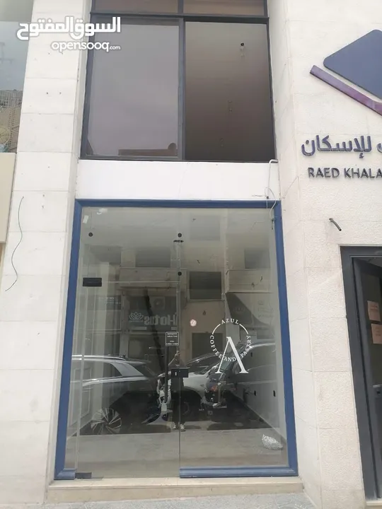 محل للايجار طابق ارضي على الشارع  في عبدون الشمالي، عمارة الموسيقار- 67 متر مربع ، طابقين, ارضي +1..