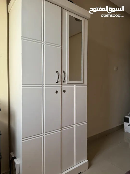 Cabinet with mirror