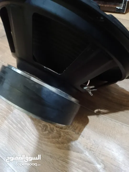 جوز سماعات هندي 12 انش ثقال جدا وبحالة ممتازه