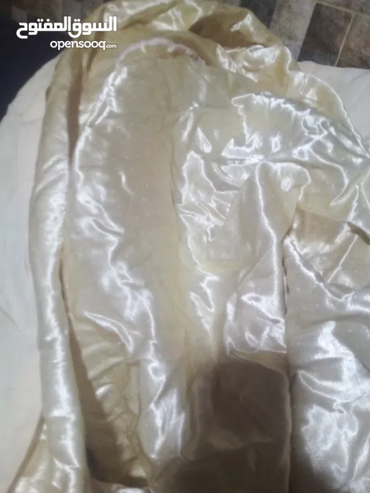 برادي لون صحراوي قماش فخم جدا وثقيل ولون رائع  3قطع كبار بحالة ممتازة بسعر حرق