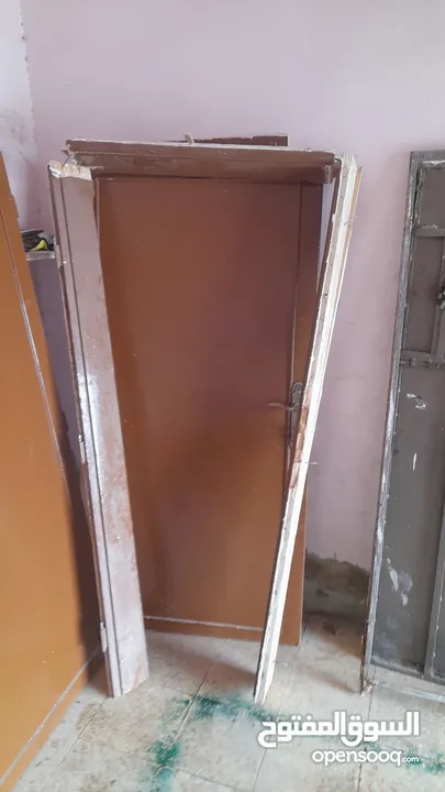 ابواب خشب للغرف و الحمامات