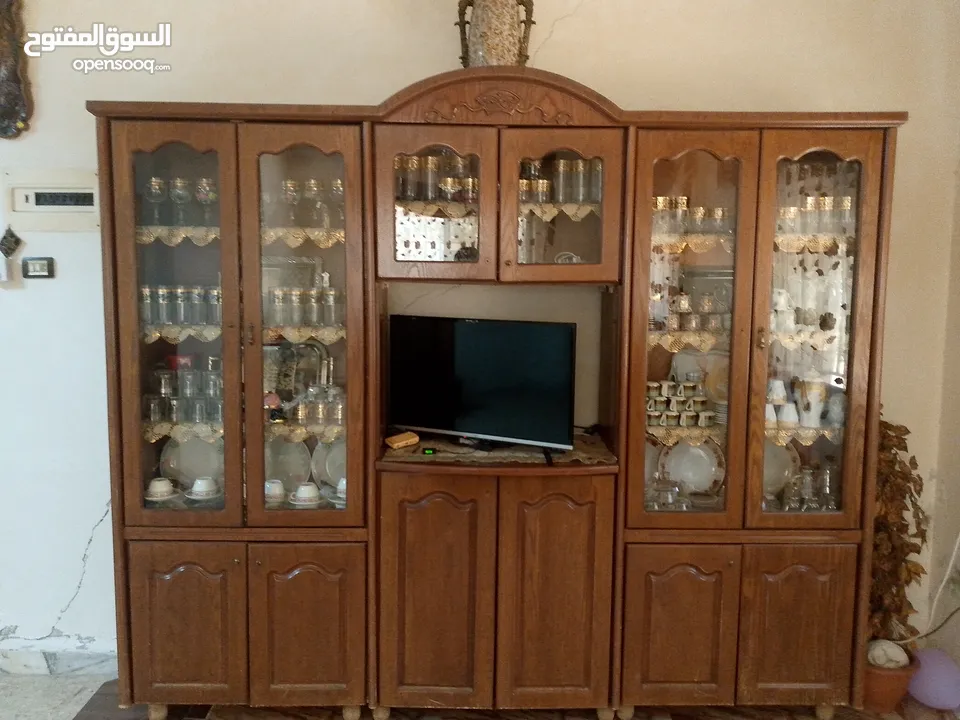 بوفيه ست خزائن قابل للتفاوض