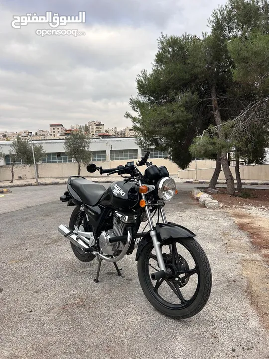 ( Suzuki en125  model 2022 ) بحالة الوكالة بسعر 1000 دينار