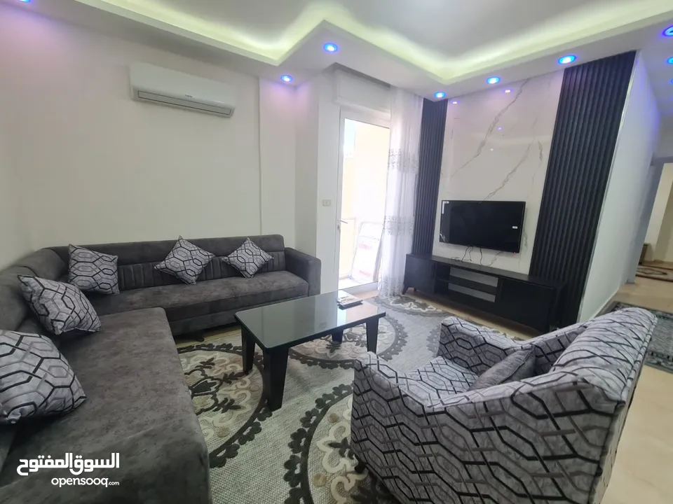 شقة مفروشه فخمه للايجار (عائلات فقط )