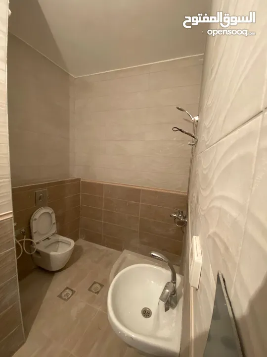 شقة للإيجار بمساحة 160 متر في البالوع