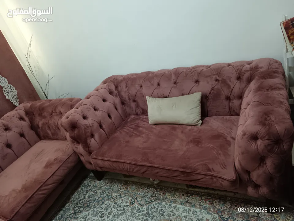 طقم غرفة ضيوف سومو لون مميز  7 مقاعد بحالة الجديد البيع لعدم الاستعمال  بسعر مغري جدا جدا جدا