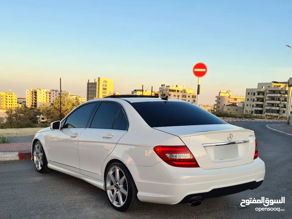 Mercedes C250 / AMG موديل 2015 فل الفل الإضافات  عداد 77000 / بحالة الوكالة  أصل AMG فل إضافات