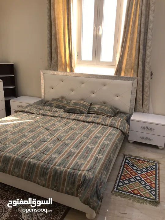 غرفة نوم تركية من هوم سنتر قليلة الاستعمال جداً نظيفة مع جميع الاغراض سعر 800 ريال