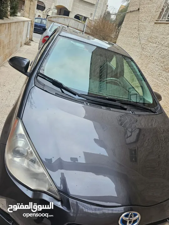 تويوتا بريوس C  بحالة جيدة للبيع
