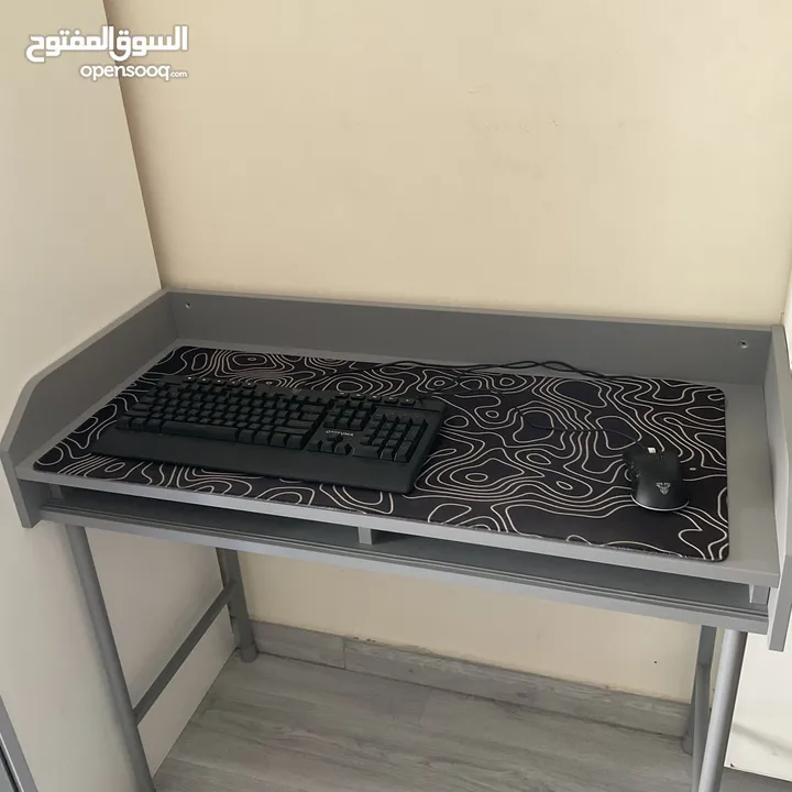 مكتب IKEA خشب لون سكني