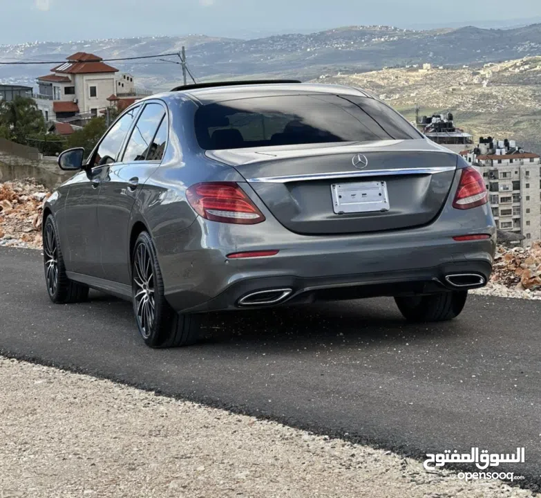 E220d ᄉ Mercedes-Benz