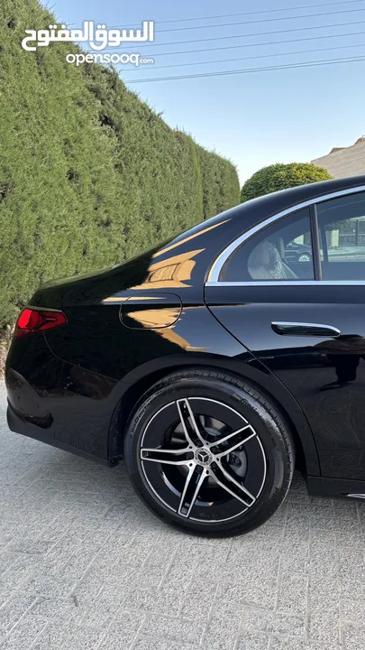 Mercedes Benz E350 4matic(الأولى والوحيد من فئتها في الاردن