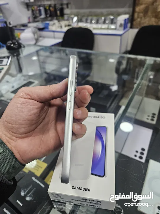 سامسونج A54 5G بحالة الوكالة بسعر مميز