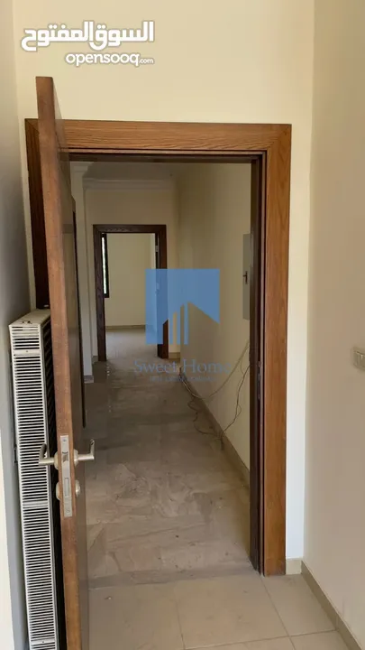شقة فاخرة للبيع في الشميساني طابق ارضي معلق 230م تشطيب سوبر ديلوكس بسعر مغري لم تسكن