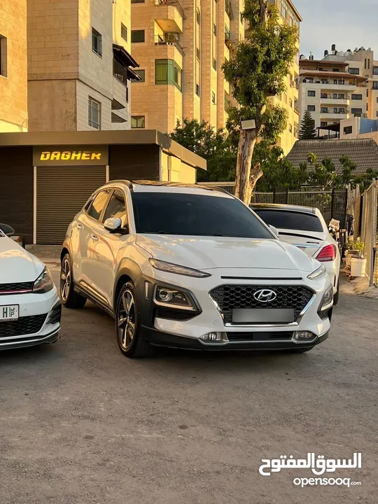 هونداي كونا 2019 فل اضافات سيارة مميزة باللون المميز الابيض العاجي وعداد قليل 50000 كيلو متر