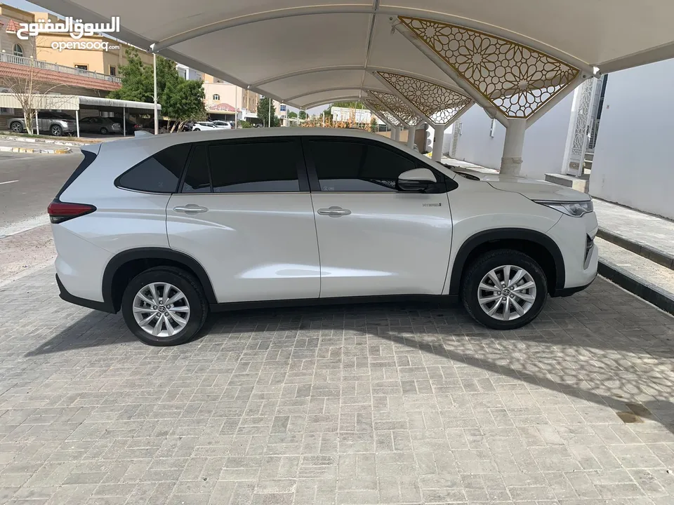 Toyota Innova HyCross 8-Seater Hybrid 2024 – with EXTRA SPECIAL OPTIONS from Al-Futtaim