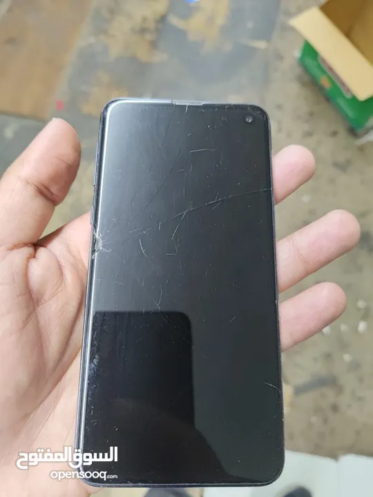 samsumg s10e جهاز ممتاز شغال 100%100