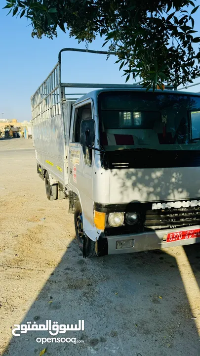 Mitsubishi 3 Ton canter for sale 2000 omr