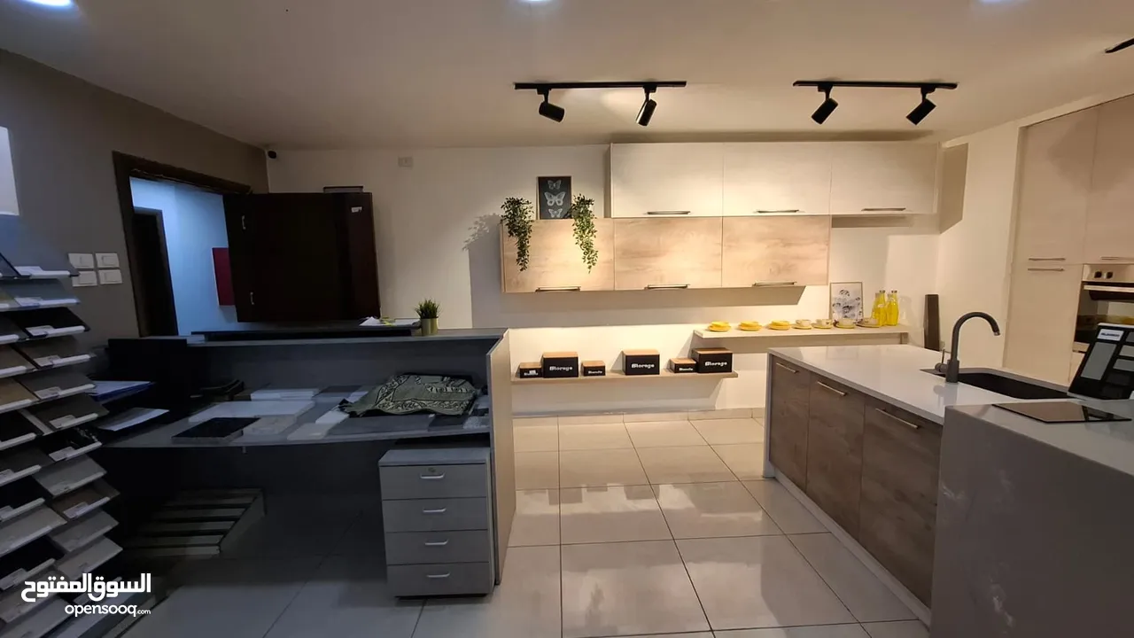 معرض للمطابخ مفروش بالكامل مع الاجهزه في شارع الاذاعه و التلفزيون مقابل سيفوق الجمله الطابق الثاني