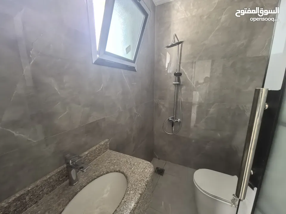 عرض خاص احجز شقتك مطلة على الشارع الرائيسي موقع ممتاز. #شقة سكنية راقية جدا للبيع