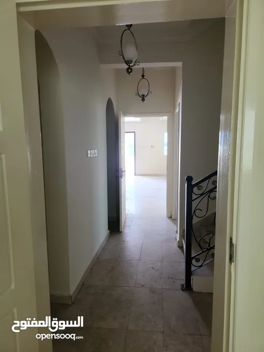 فيلا للايجار في العذيبة الشمالية خلف الميرة - Villa for rent in Al-Azaiba north