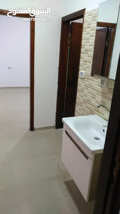 شقة مشطبة حديثا للبيع