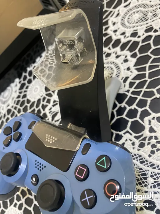 سوني ps4 with a phone