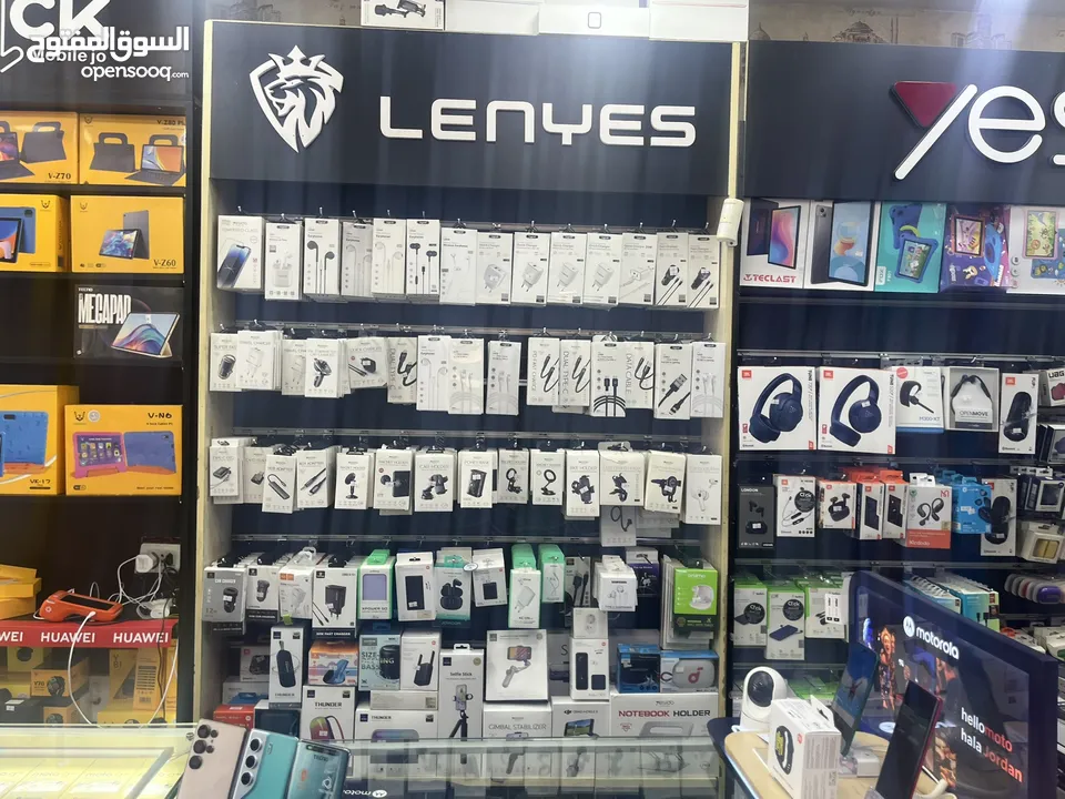 ديكور محل موبايلات بحالة ممتازه للبيع